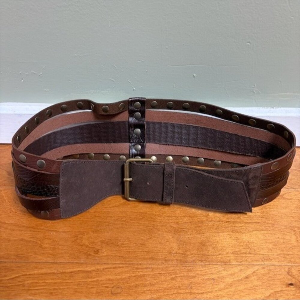 DKNY Donna Karan New York Genuine Leather Belt Made in Italy Size M Studded Boho